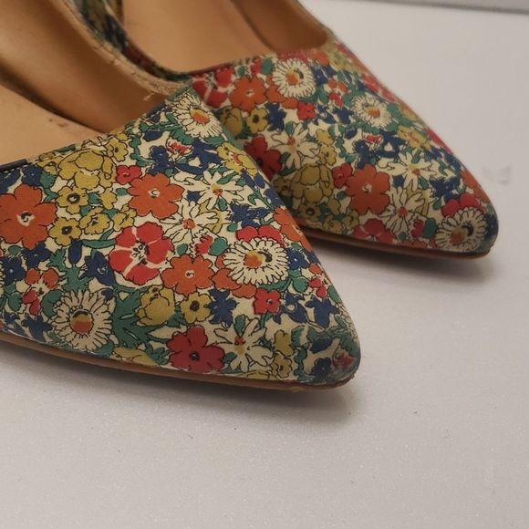 MARAIS USA Colorful Floral Pointed-toe heels - Picture 2 of 8